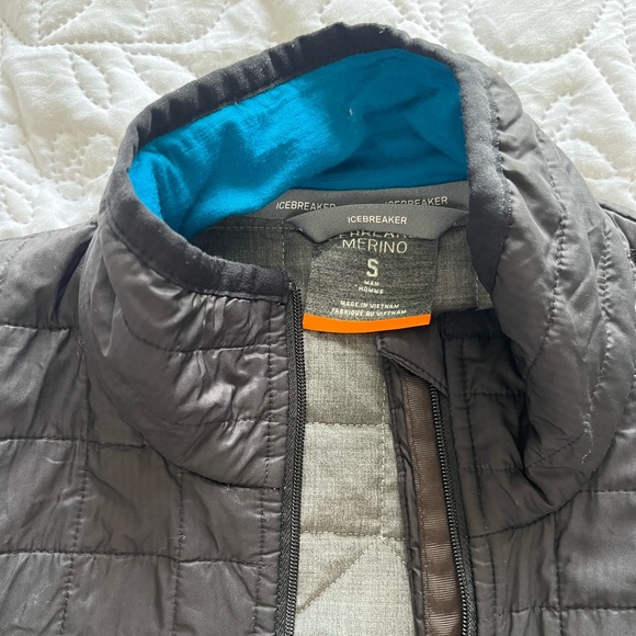 Icebreaker merino wool jacket - black - men’s small - Picture 3 of 6